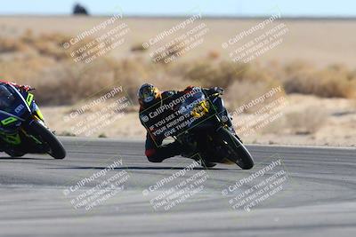 media/Jan-10-2025-CVMA Friday Practice (Fri) [[489e0da257]]/Group 4 and Trackday/Session 4 (Turn 16)/